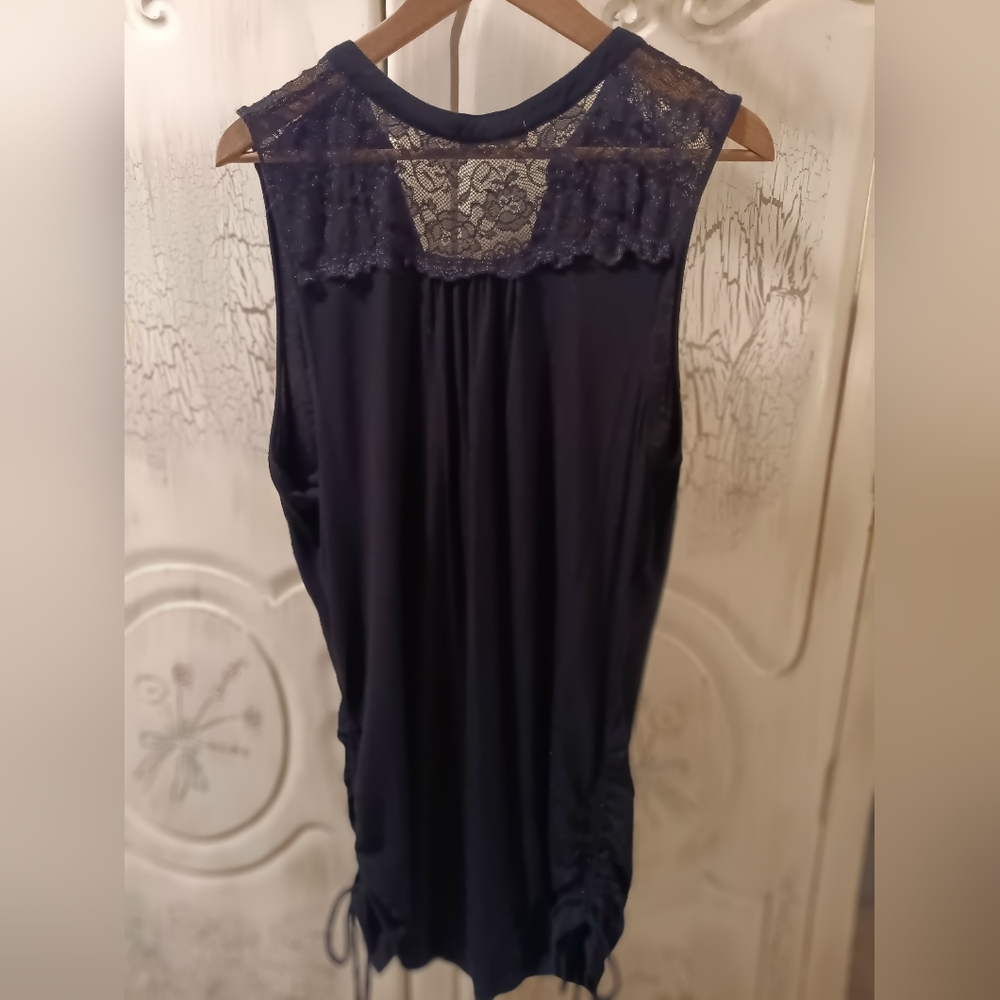 Black Finesse Top with Lace